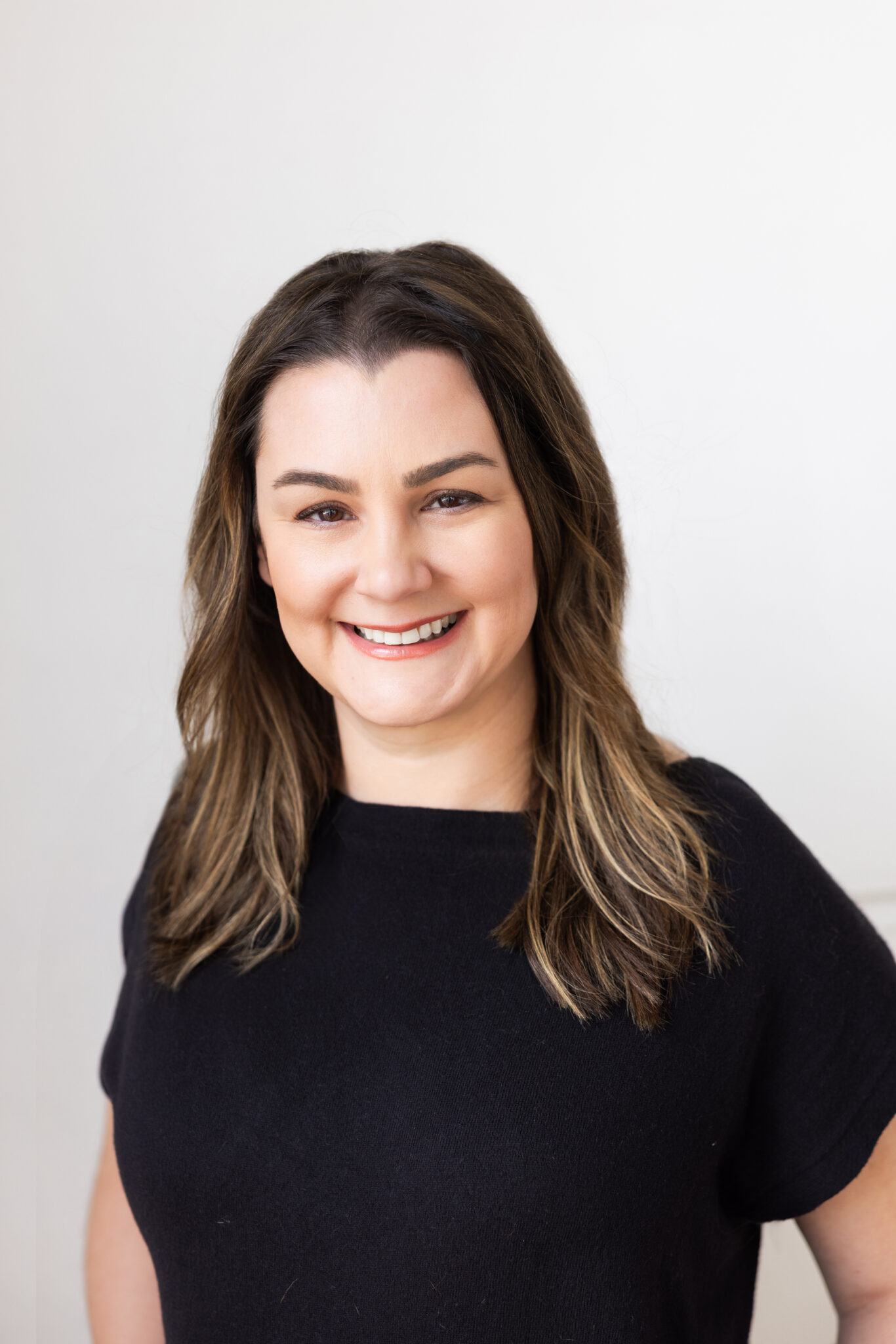 SARAH THEIL HEADSHOT